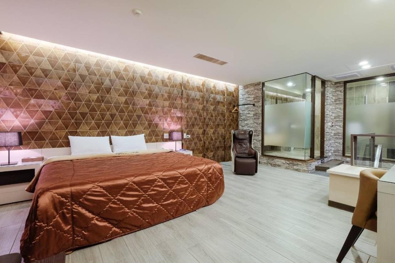 טאינאן Foxdou Business Motel מראה חיצוני תמונה